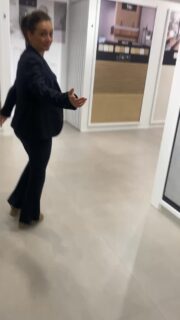 ✨ Hacemos un recorrido por nuestra exposición ✨

La sencillez se convierte en un lujo cuando está bien diseñada. 💎

Espacios de baño pensados para el confort 🛁, la funcionalidad ⚙️ y la belleza del día a día 🌿.

Y, por supuesto, nuestros asesores estarán allí para ayudarte en todo momento 🤝💡

📍 Ven a visitarnos:
🏭 Pol. Ind. Charca Musia
📍 C/ Mar de Berin S/N, Cáceres

#decoracion #exposicion #asesores#prefabricadosmanzano #bañosmodernos